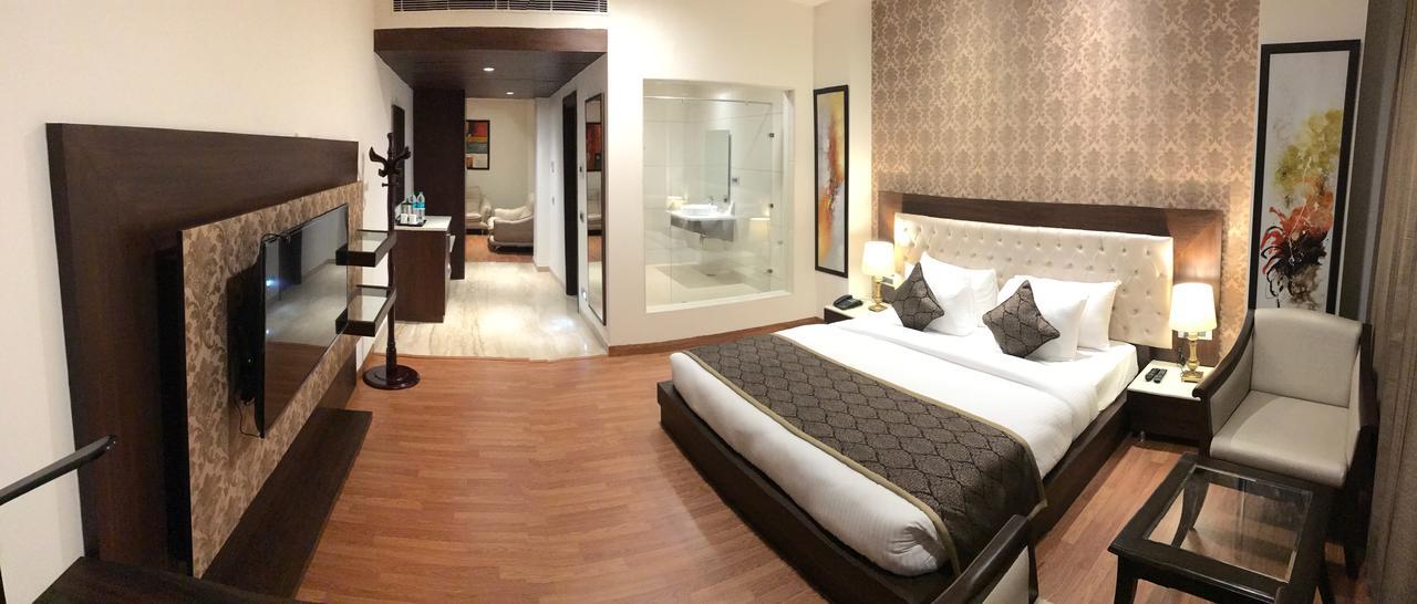 Hotel Imperia Suites Džalandhar Exteriér fotografie