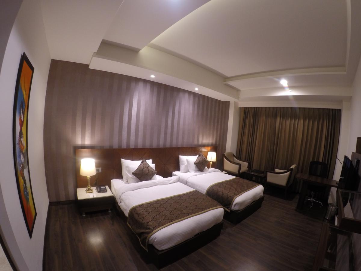 Hotel Imperia Suites Džalandhar Exteriér fotografie